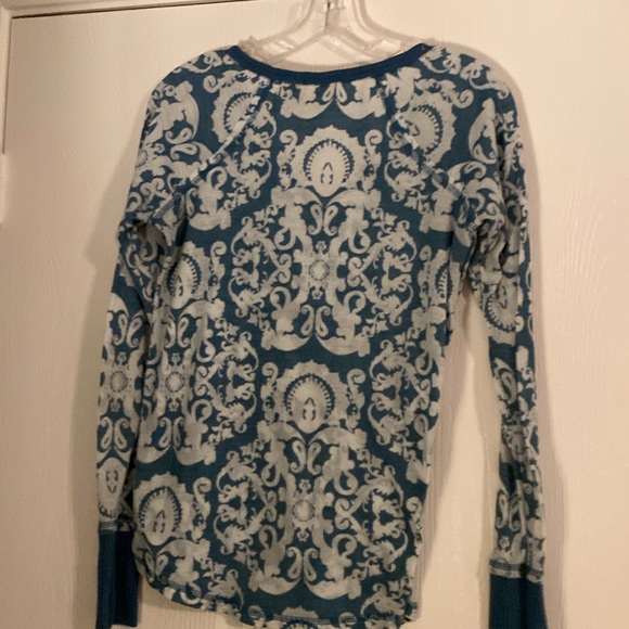 Blue and gray size Large Daytrip shirt burnout - Picture 7 of 8